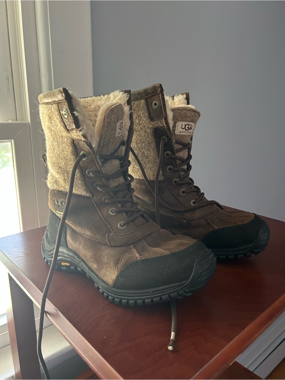 UGG Women’s Adirondack II Leather Wool Boots Brown Size 7